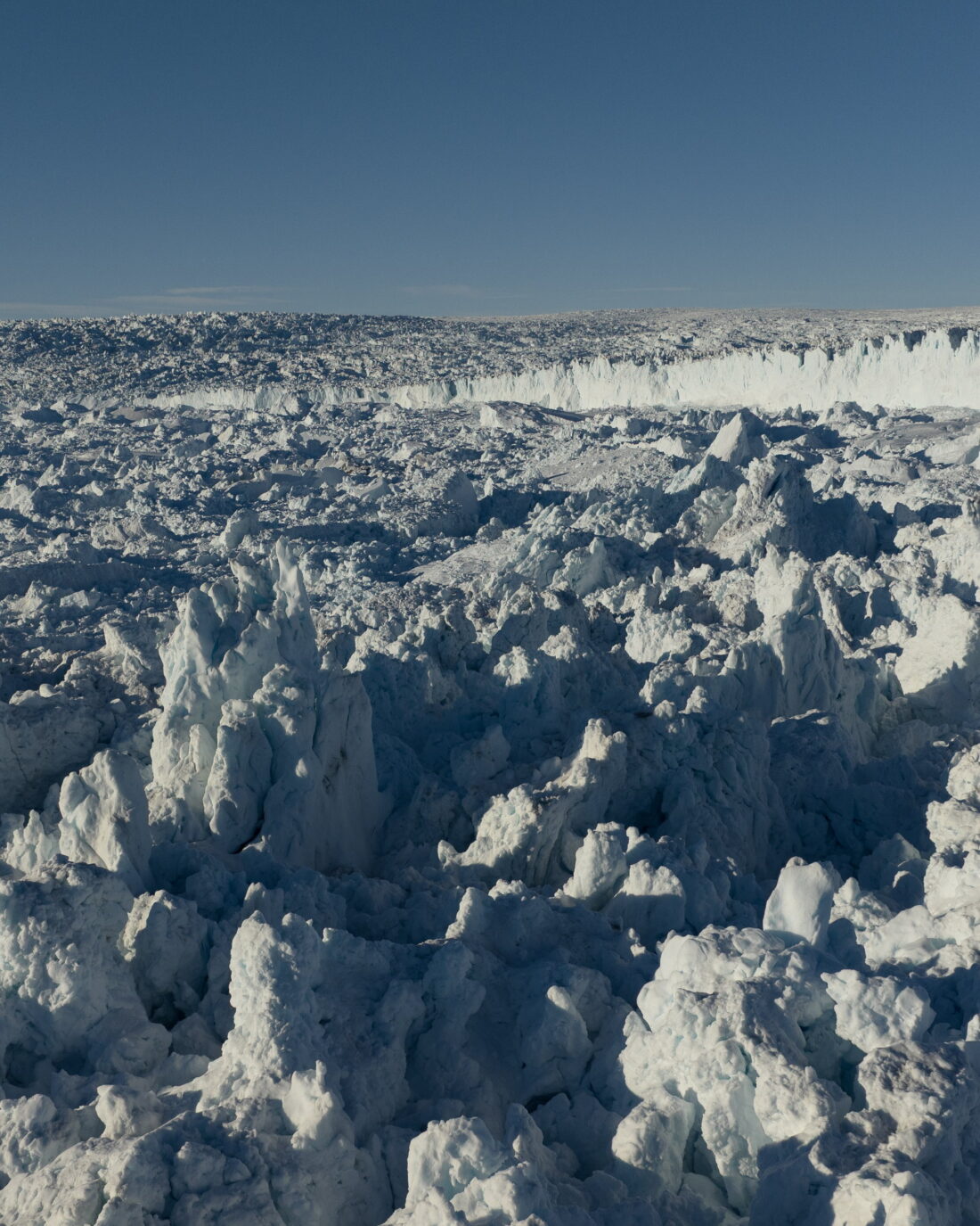 Ice mélange to the horizon