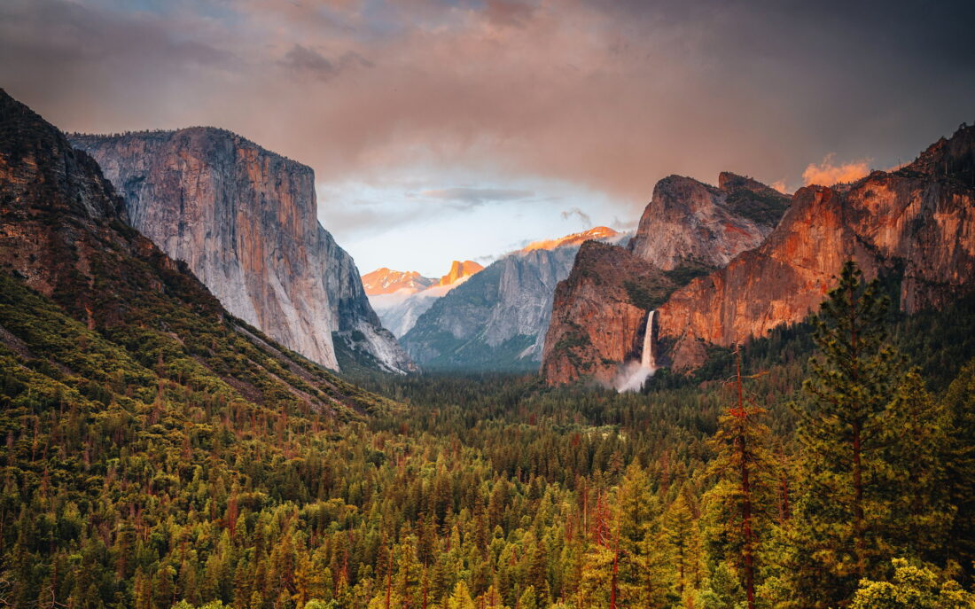 Yosemite Valley at sunset, El Capitan on the left